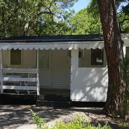 Campsite Met Buitenkeuken Op Lei Suves - Joycasa
