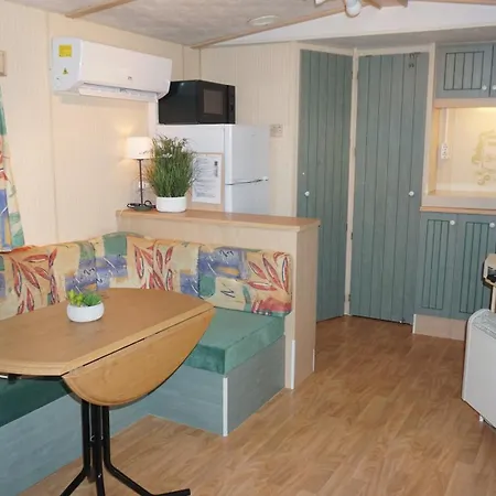 Campsite Met Buitenkeuken Op Lei Suves - Joycasa Roquebrune-sur-Argens
