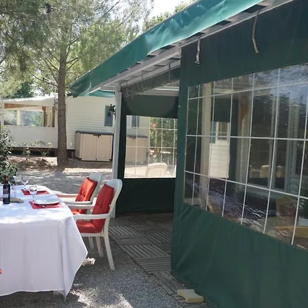 Met Buitenkeuken Op Lei Suves - Joycasa *