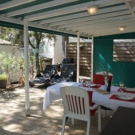 Met Buitenkeuken Op Lei Suves - Joycasa Campsite Roquebrune-sur-Argens